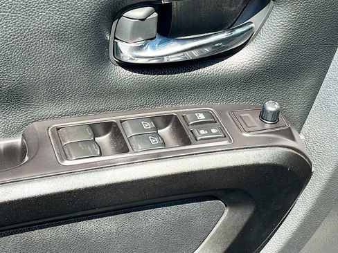 Used 2021 Nissan Titan PRO-4X w/ Off Road Protection Package image 18