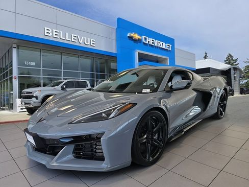 Used 2025 Chevrolet Corvette E-Ray w/ ZER Performance Package AWD/4WD image 3