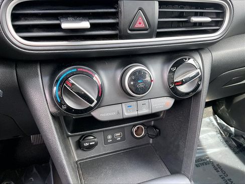 Used 2018 Hyundai Kona SE FWD image 24