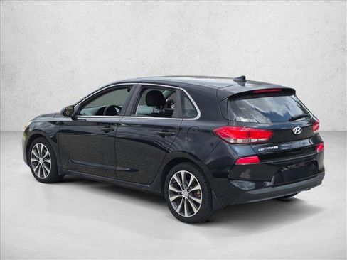 Used 2018 Hyundai Elantra GT FWD image 7