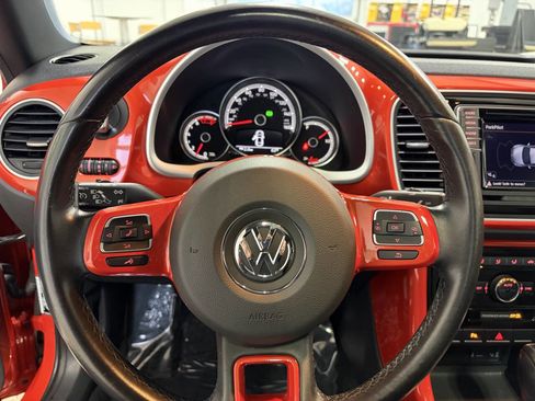 Used 2019 Volkswagen Beetle 2.0T SE w/ SE Premium Package image 13