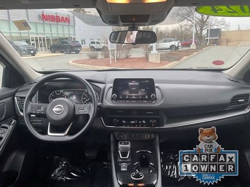Certified 2024 Nissan Rogue SV image 16