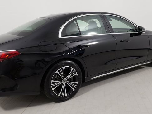 Used 2025 Mercedes-Benz E 350 4MATIC Sedan image 13