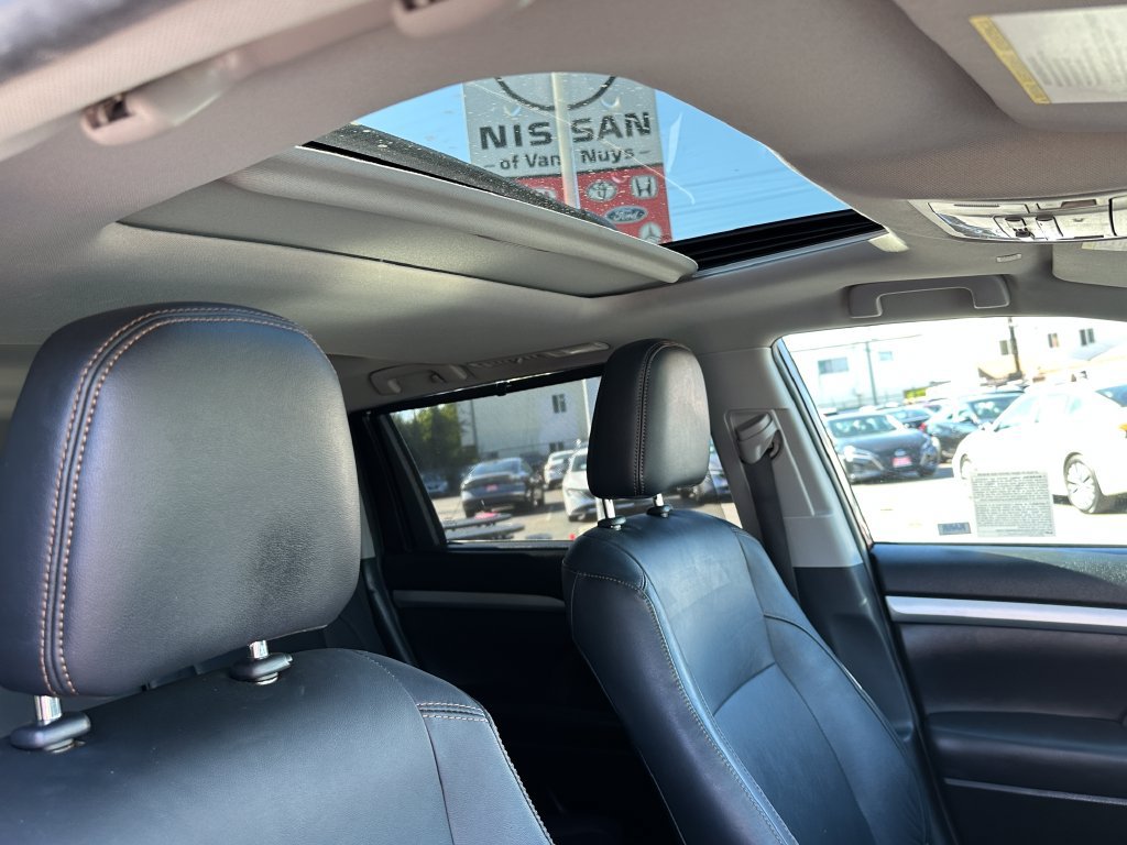 Used 2019 Toyota Highlander XLE FWD image 31