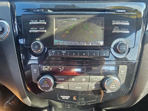 Used 2017 Nissan Rogue Sport SV image 19