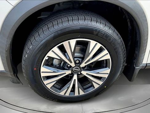 Used 2022 Nissan Rogue SV image 31