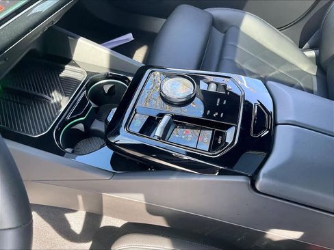 Used 2024 BMW i5 eDrive40i w/ Premium Package image 18