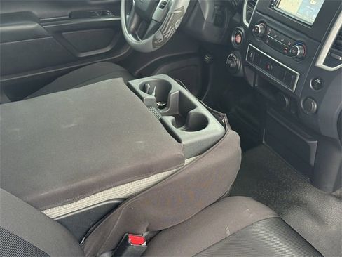 Used 2017 Nissan Titan S image 16