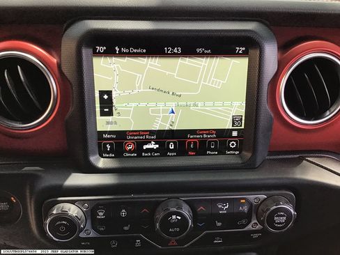 Used 2023 Jeep Gladiator Rubicon w/ LED Lighting Group AWD/4WD image 17