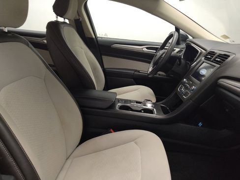 Used 2020 Ford Fusion SE w/ Equipment Group 151A image 21