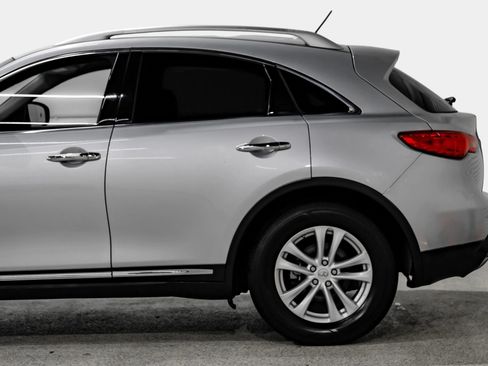 Used 2017 INFINITI QX70 AWD w/ Premium Package image 11