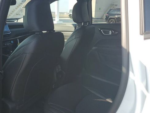 New 2026 Jeep Compass Latitude image 14