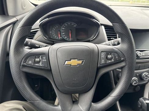 Used 2021 Chevrolet Trax LS w/ Tint and Cruise Package AWD/4WD image 11