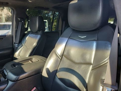 Used 2017 Cadillac Escalade ESV Platinum image 32