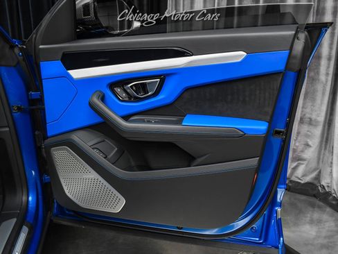 Used 2022 Lamborghini Urus image 35