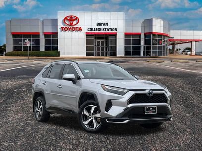 Used 2022 Toyota RAV4 SE w/ Weather & Moonroof Package