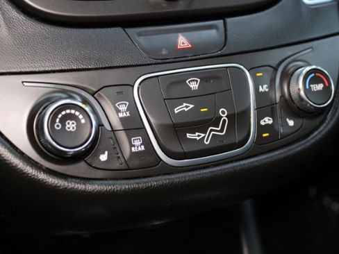 Used 2017 Chevrolet Malibu LT w/ Leather Package FWD image 21