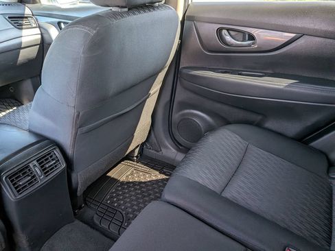 Used 2017 Nissan Rogue SV AWD/4WD image 35