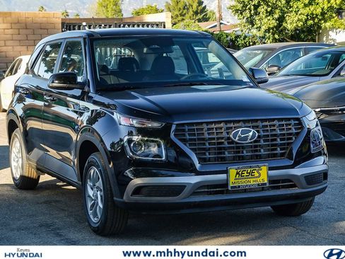New 2026 Hyundai Venue SE FWD image 3