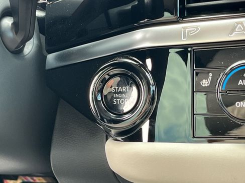 New 2026 Nissan Pathfinder SL FWD image 23