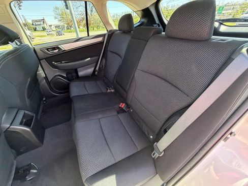 Used 2017 Subaru Outback 2.5i Premium AWD/4WD image 16