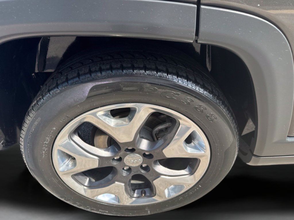 Used 2019 Jeep Compass Limited FWD image 32