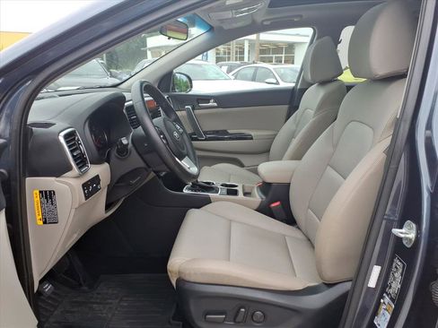 Used 2022 Kia Sportage EX image 17