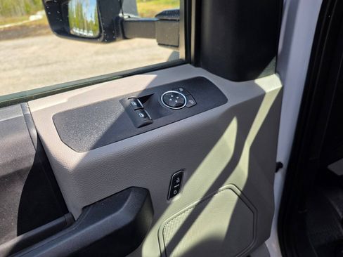 Used 2021 Ford F550 4x4 Regular Cab Super Duty image 20