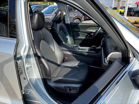 Used 2024 Toyota Grand Highlander XLE image 11