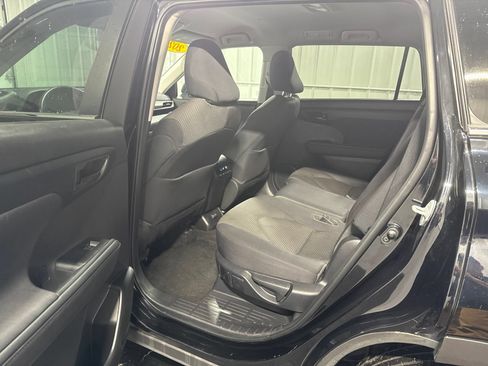 Used 2023 Toyota Highlander L FWD image 16
