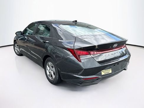 Used 2021 Hyundai Elantra SE FWD image 9
