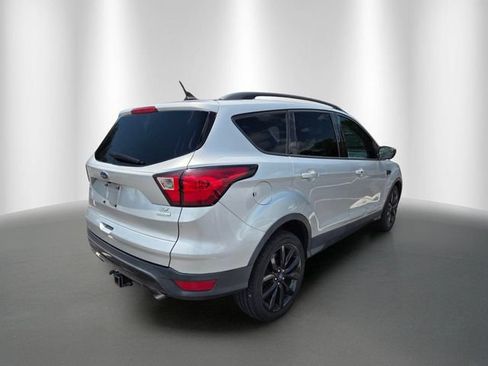 Used 2019 Ford Escape SE FWD image 4