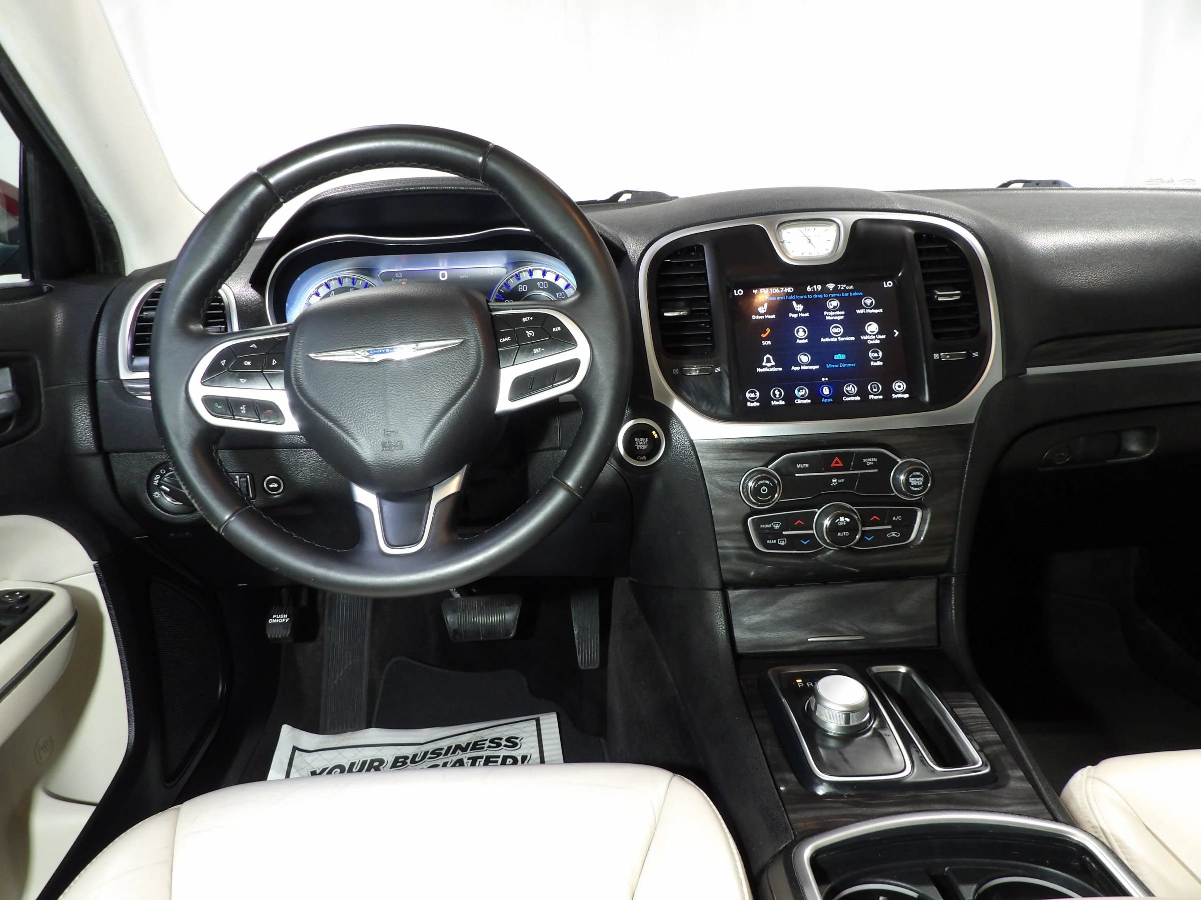 Used 2018 Chrysler 300 Touring L AWD/4WD image 12