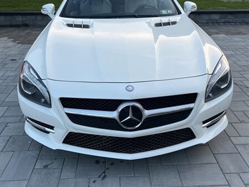 Used 2013 Mercedes-Benz SL 550 image 4