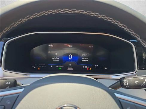 New 2026 Volkswagen Taos SE FWD image 12