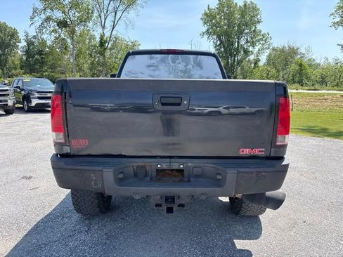 Used 2011 GMC Sierra 2500 Denali AWD/4WD image 3