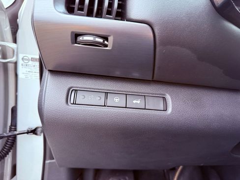 Used 2023 Nissan Pathfinder SL image 24