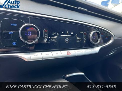 Used 2025 Genesis GV70 2.5T AWD/4WD image 11