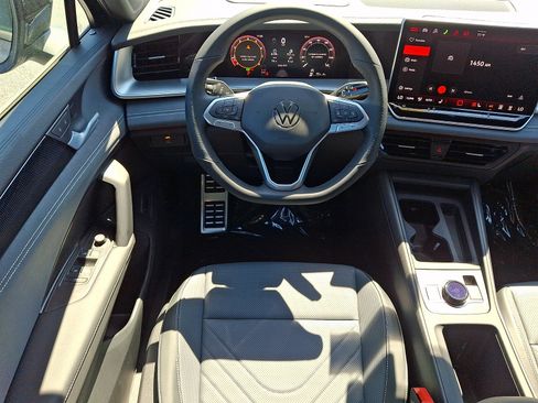 New 2026 Volkswagen Tiguan SE R-Line AWD/4WD image 7