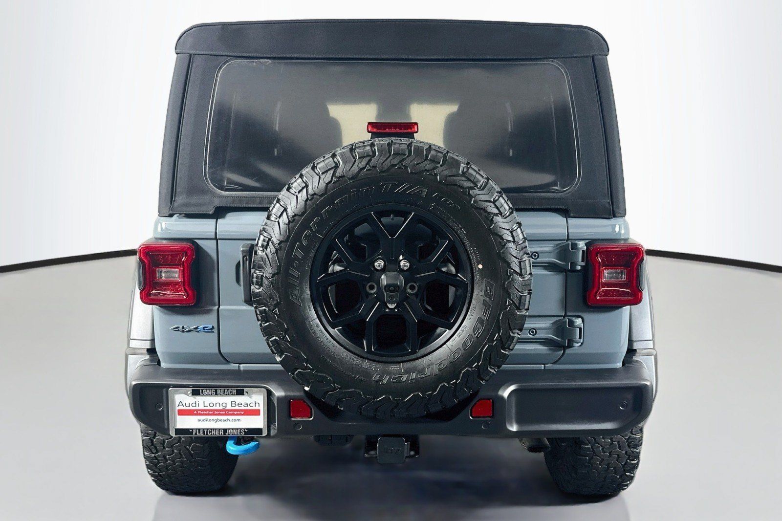 Used 2024 Jeep Wrangler Unlimited AWD/4WD image 3