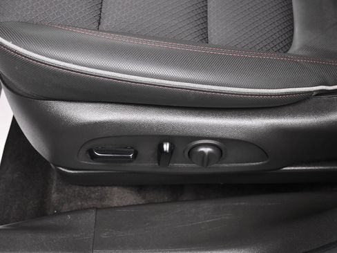 Used 2023 Chevrolet TrailBlazer RS AWD/4WD image 16