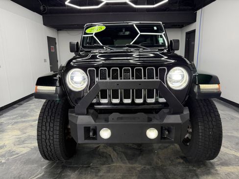 Used 2018 Jeep Wrangler Unlimited Sahara w/ Uconnect 4C Nav & Sound Group AWD/4WD image 7