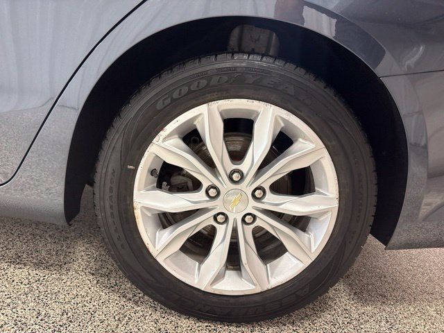 Used 2020 Chevrolet Malibu LT FWD image 32