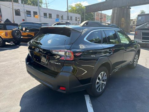 Used 2025 Subaru Outback Premium AWD/4WD image 5