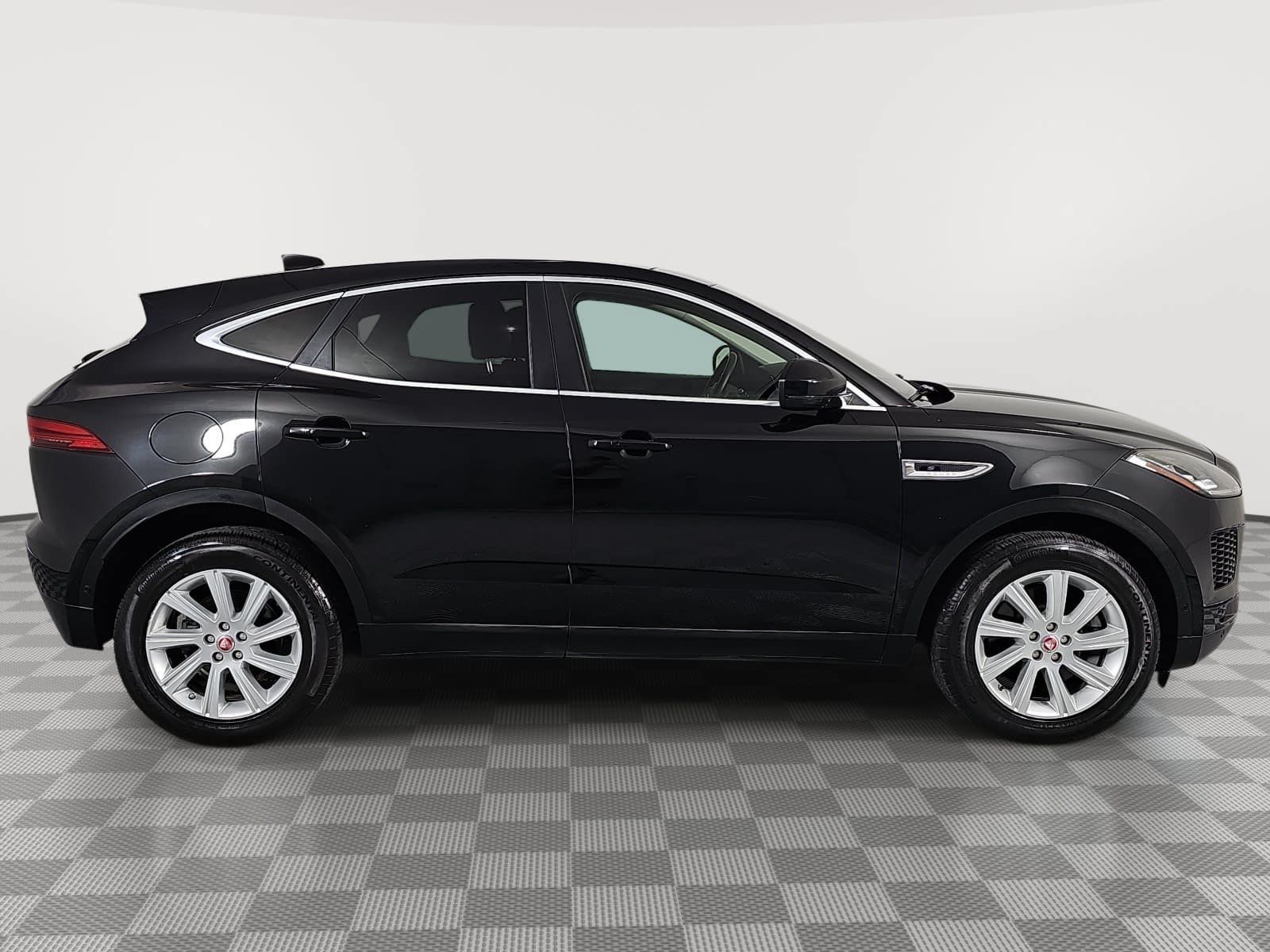 Used 2018 Jaguar E-PACE S AWD/4WD image 9