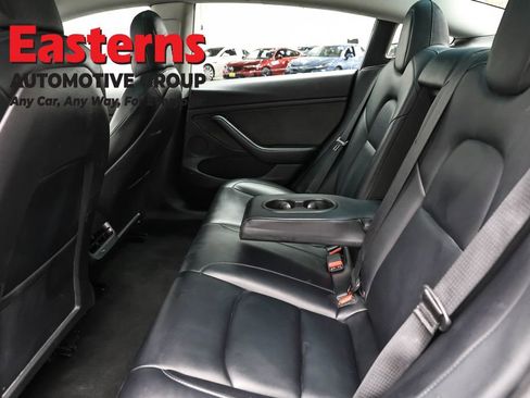 Used 2022 Tesla Model 3 Standard Range image 19