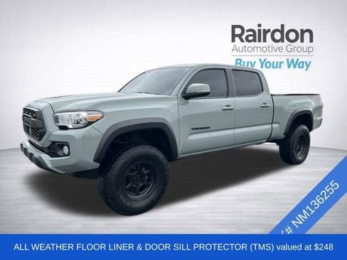 Used 2022 Toyota Tacoma TRD Off-Road w/ Black Out Package (TMS) image 3
