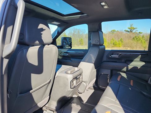 Certified 2025 GMC Sierra 2500 AT4 w/ AT4 Premium Plus Package image 16