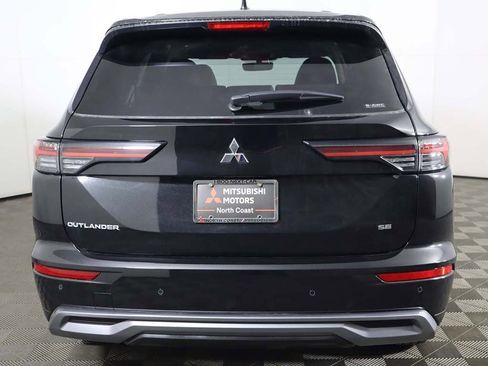 New 2025 Mitsubishi Outlander SE image 15