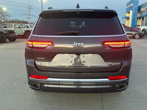 New 2025 Jeep Grand Cherokee L Overland w/ Luxury Tech Group IV image 9